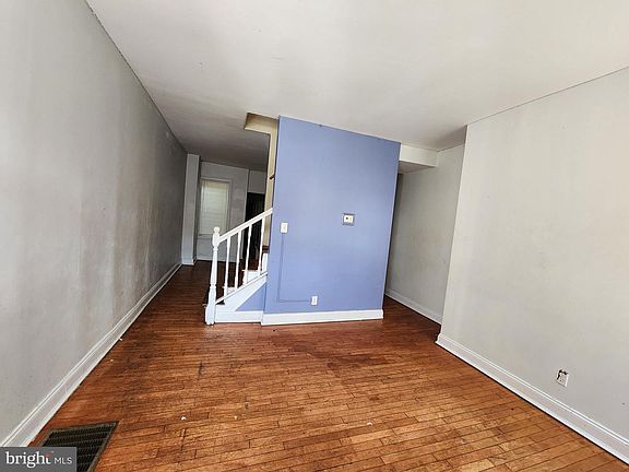 2nd image of 1310 W Pratt St