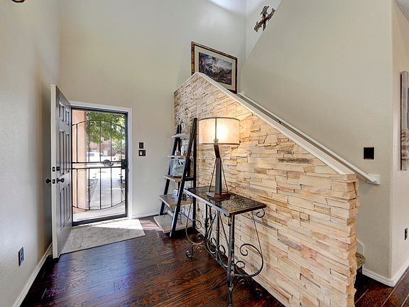 5th image of 7516 Cricket Hill Dr NE