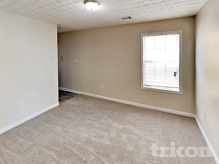 1047 Wedgewood Ct — Photo 8