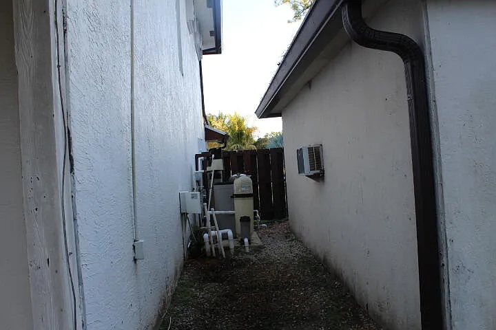 12667 88th Pl N #GUEST HOUSE — Photo 24