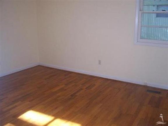 5th image of 128 NE 74th St
