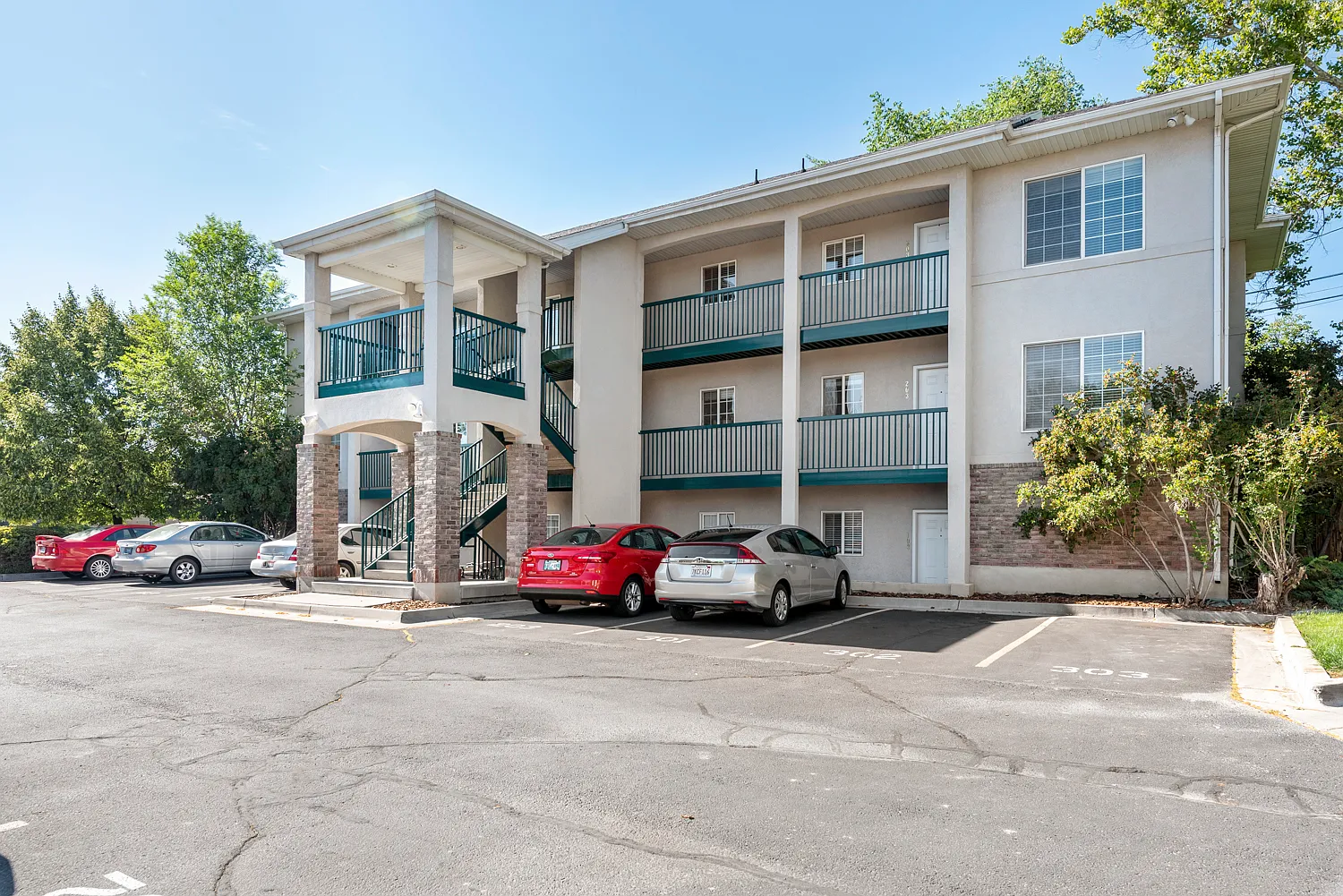 2 bed, 752 sqft, $449 — Photo 1