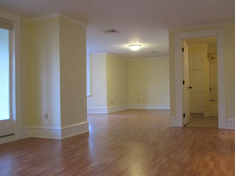 326 College St #8 — Photo 6