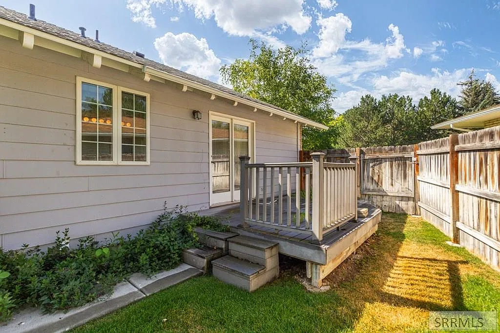 5 bed, 3098 sqft, $2,600 — Photo 3