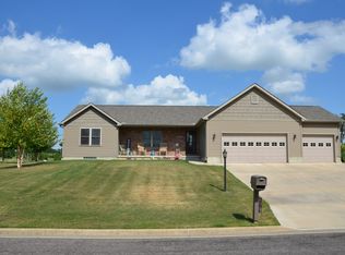 23324 Augusta Dr, Washington, IL 61571