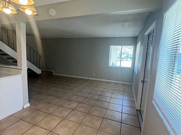 3rd image of 820 W Tiffany Dr APT 3