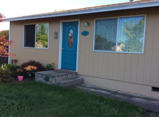 136 Valentine Ave, Sutherlin, OR 97479