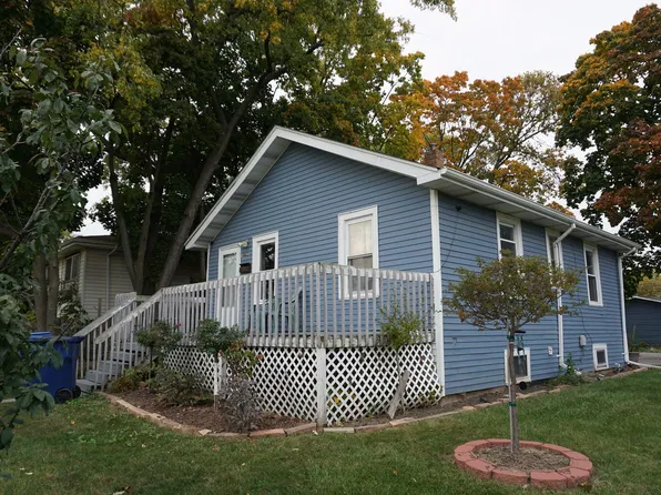 1602 16th St, North Chicago, IL 60064
