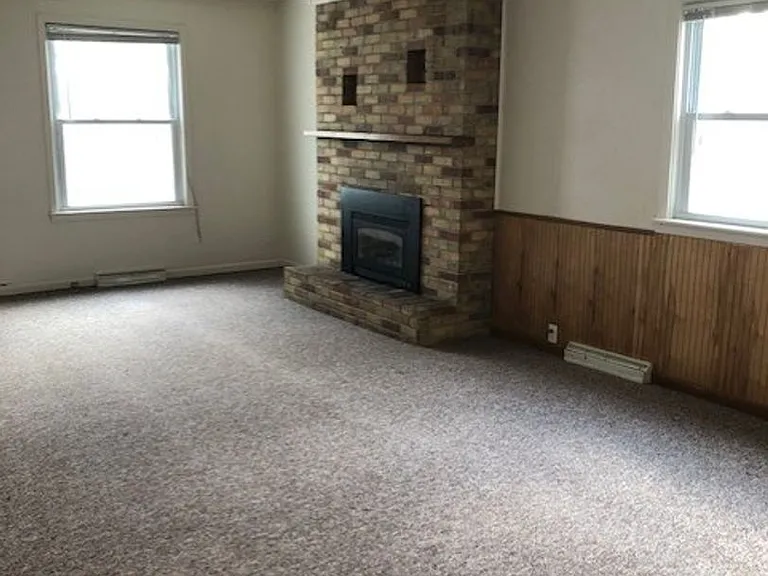 1819 Norwood St — Photo 9