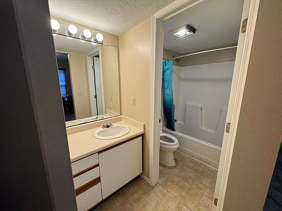 2nd image of 978 Irving Ave #45