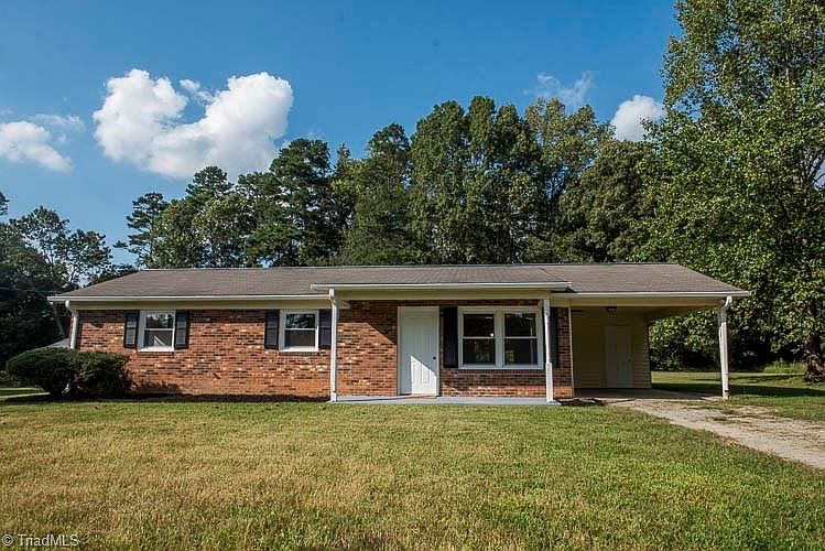 1st image of 4765 Nokomis Dr