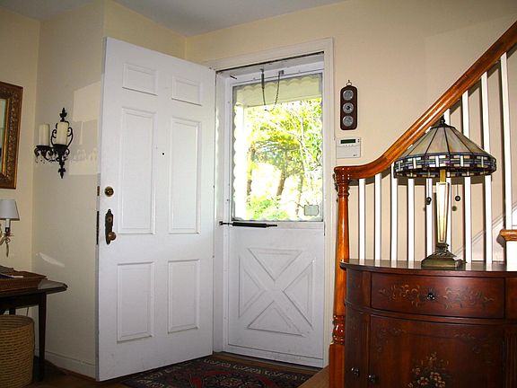 Foyer (furnitures not included)