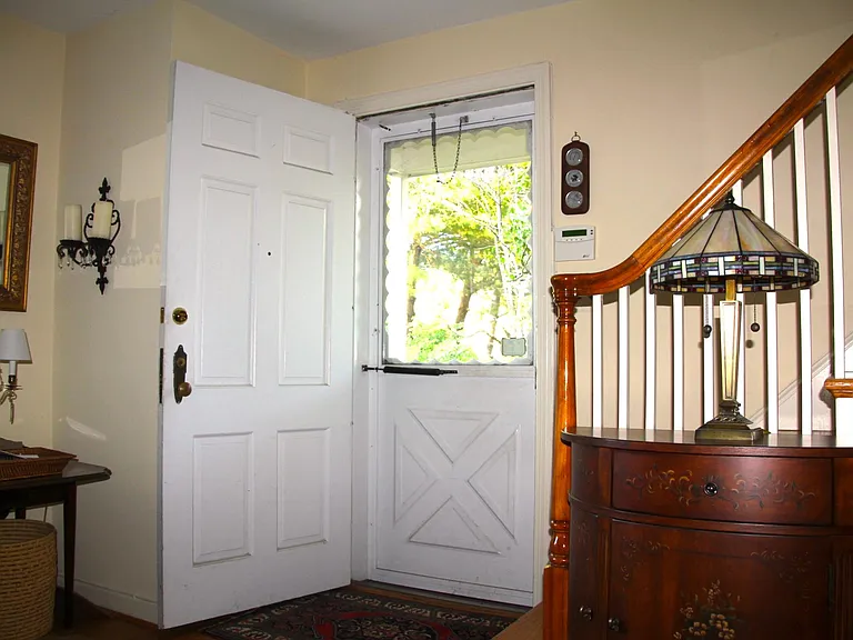 Foyer (furnitures not included)
