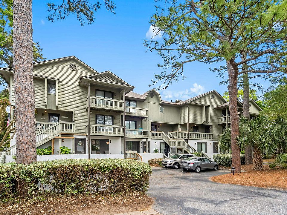 1st image of 404 N 72nd Ave. #301