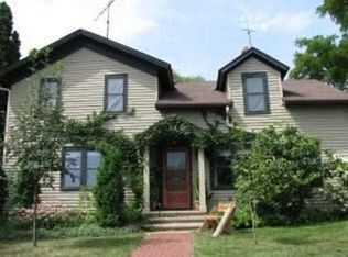 111 W Washington St, Delavan, WI 53115