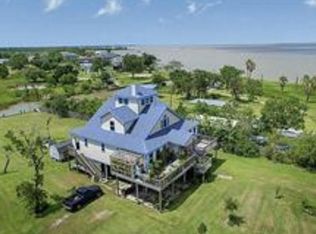 331 Bayside Dr, Anahuac, TX 77514