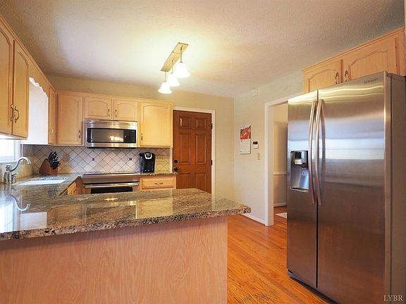 4th image of 1176 Smoketree Dr