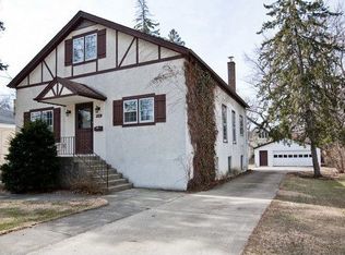 620 Pleasant Ave, Glen Ellyn, IL 60137