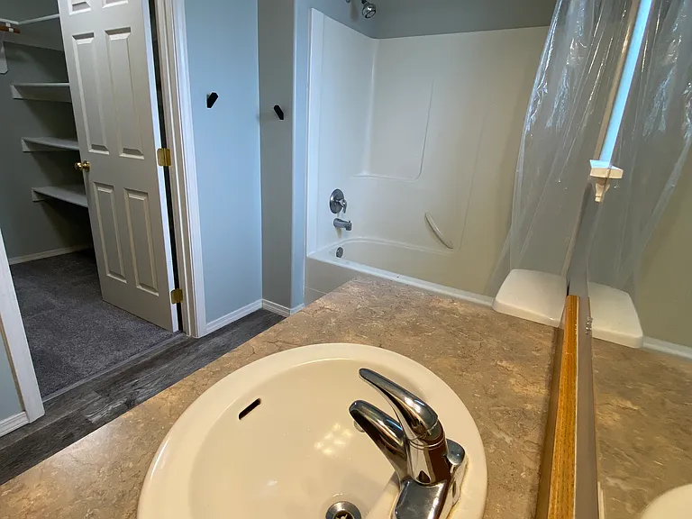 704 Ambrose Ave — Photo 13