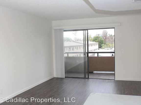 4th image of 1725 Grismer Ave APT 206
