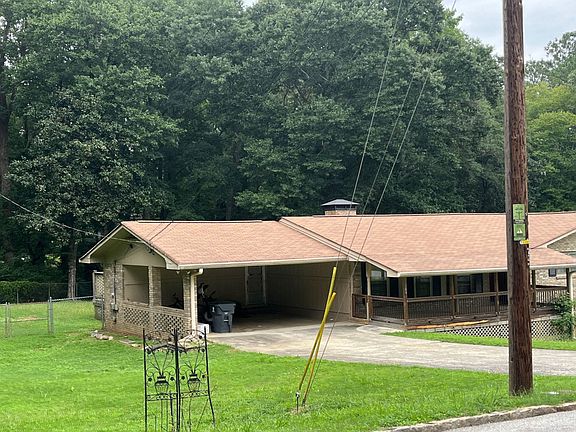 3rd image of 1289 Lakewood Dr NE