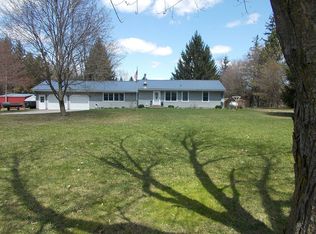 7203 Hough Rd, Almont, MI 48003