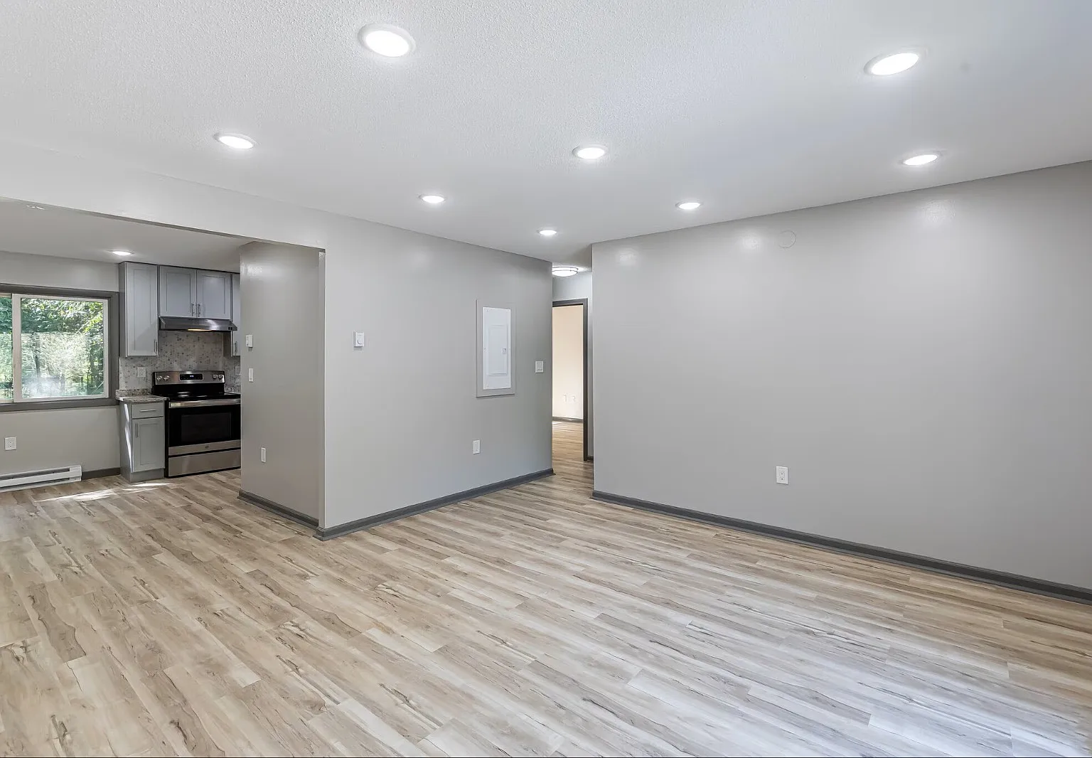 2 bed, $1,600 — Photo 3