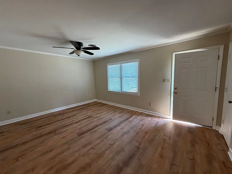 565 Cedarvilla Dr — Photo 4