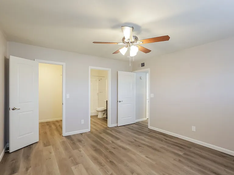 8402 S 15th Way — Photo 11