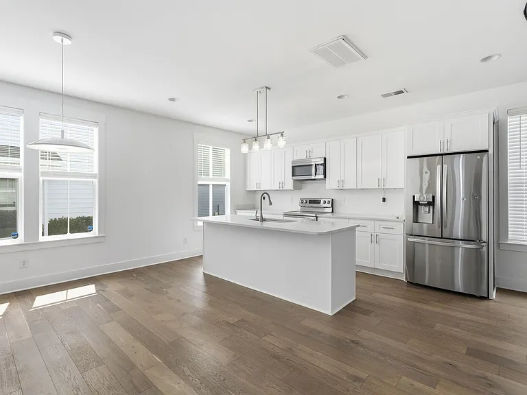 802 Briar Cir — Photo 14