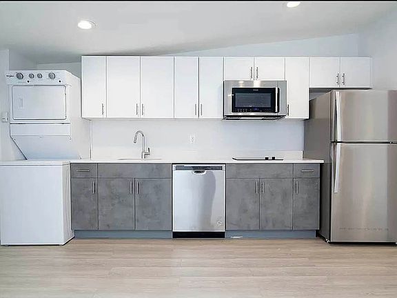 4th image of 369 W 36th St #4A