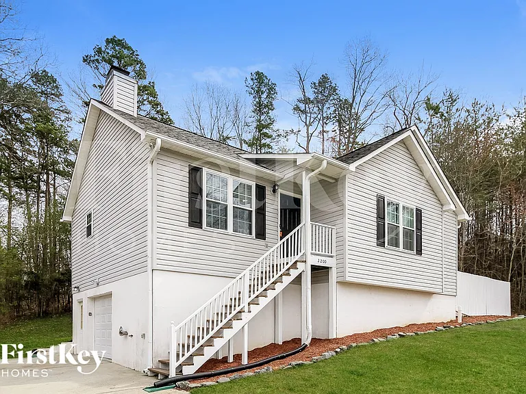 2200 Emerald Creek Ct — Photo 2