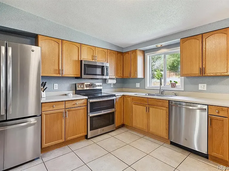 5449 S Greenwood St — Photo 3