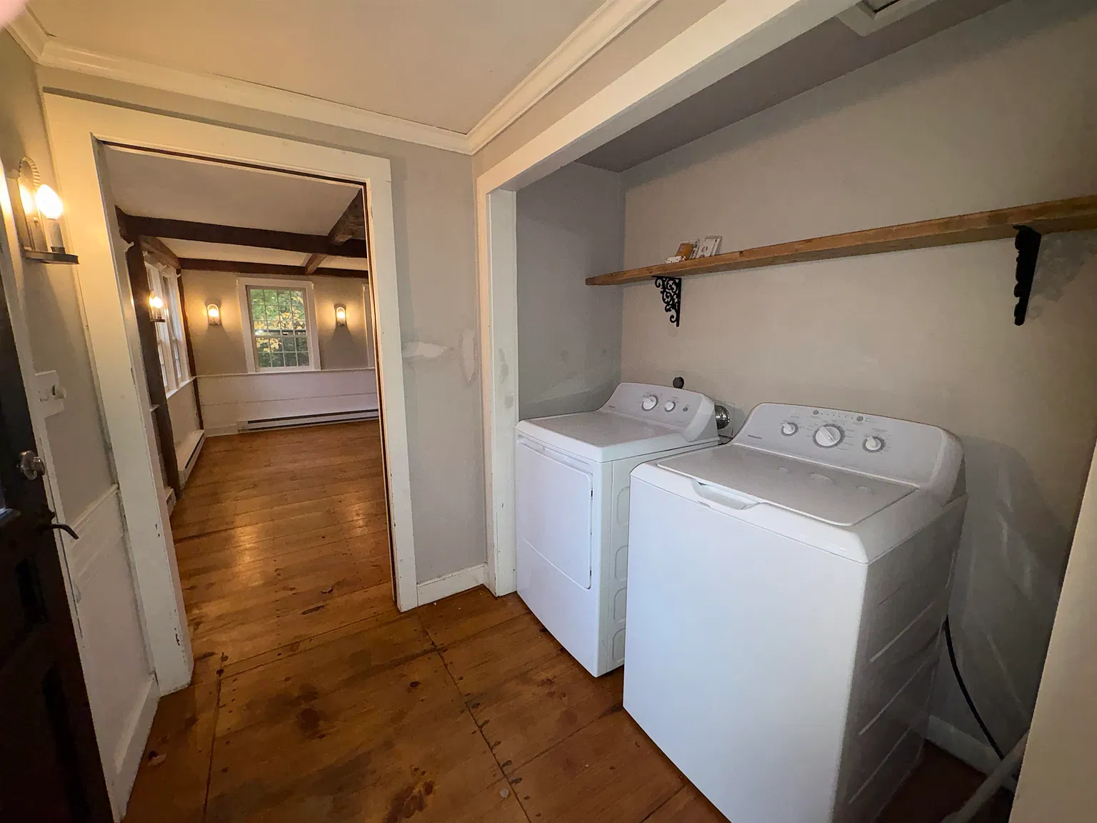 1 bed, 1.0 bath, 930 sqft, $2,100 — Photo 2