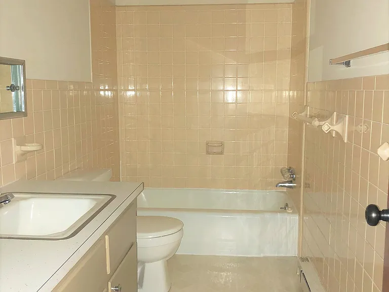 22 Orchard Hills Dr #B — Photo 12