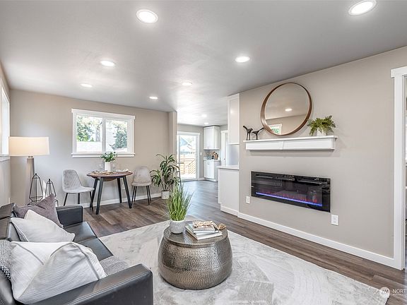 5th image of 2132 S Wilkeson Street