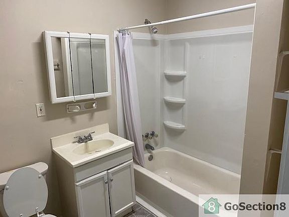 2nd image of 2145 Washington Ave