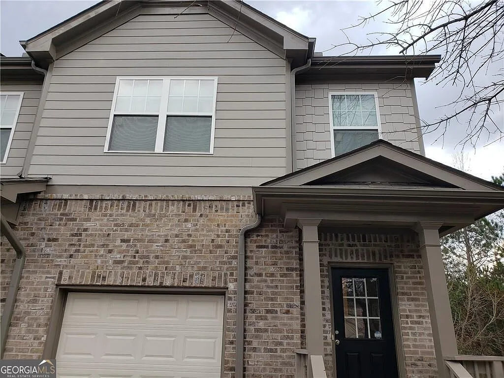 3 bed, 2.5 bath, $2,150 — Photo 2