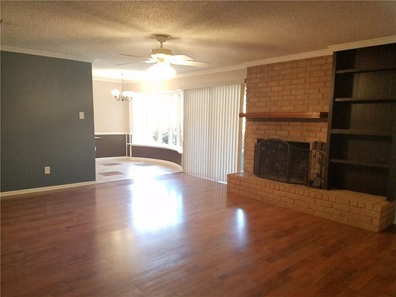 2nd image of 1906 Fox Hill Ct
