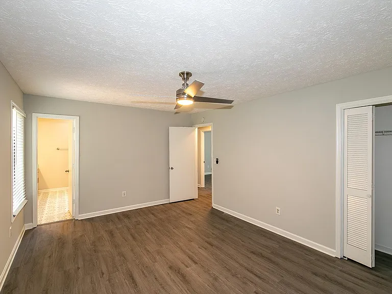 3941 Kensington Dr — Photo 26
