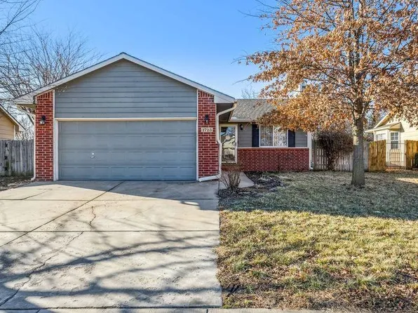 1723 E Summerwood St, Goddard, KS 67052