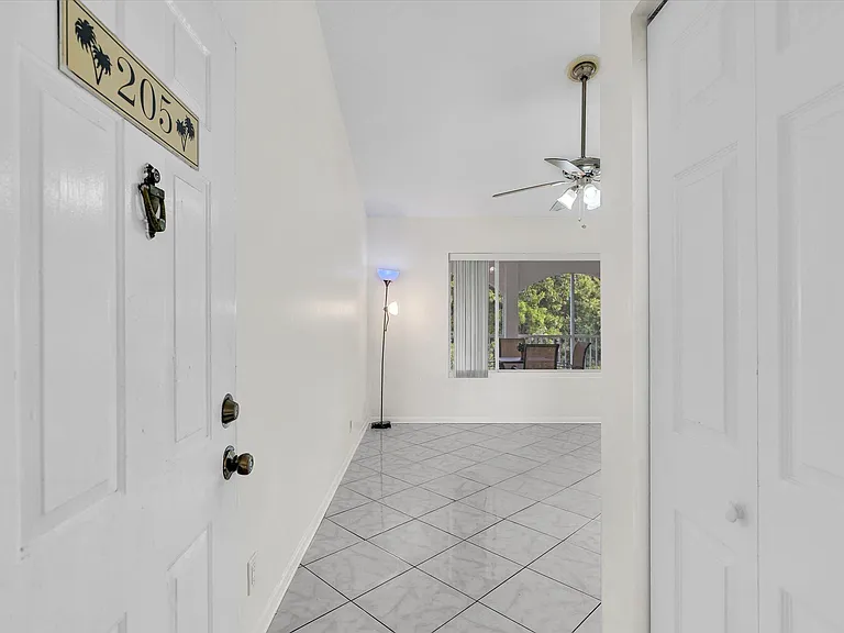 815 W Boynton Beach Blvd #16-205 — Photo 5