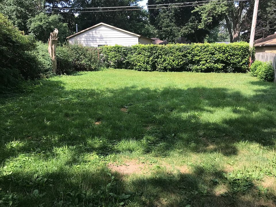2nd image of 122 N Prairie Ave