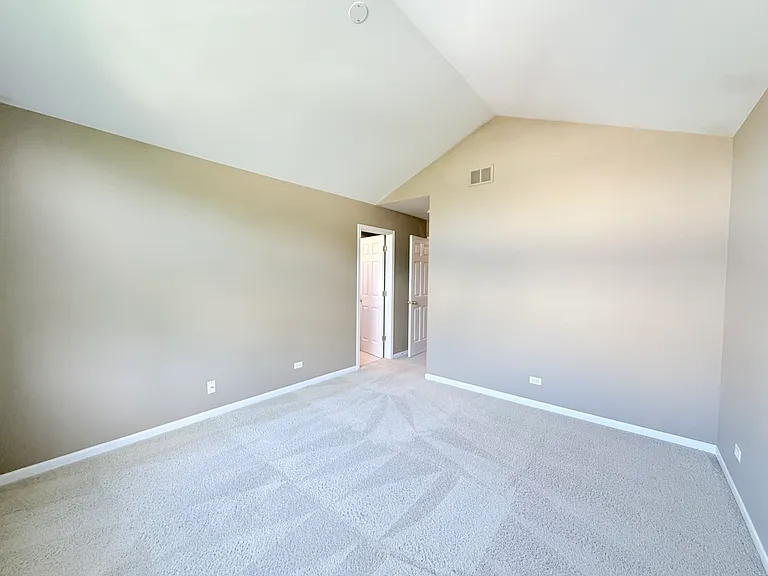 2307 Stoughton Dr — Photo 12