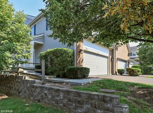 781 Creekside Cir, Gurnee, IL 60031