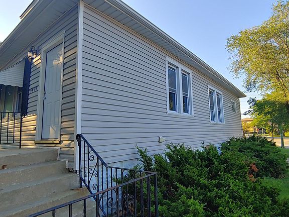 2nd image of 5608 W Higgins Ave #2S