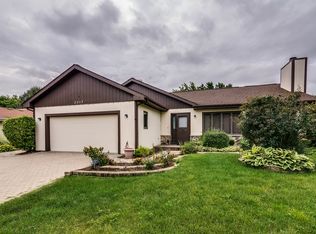 2317 W Weathersfield Way, Schaumburg, IL 60193