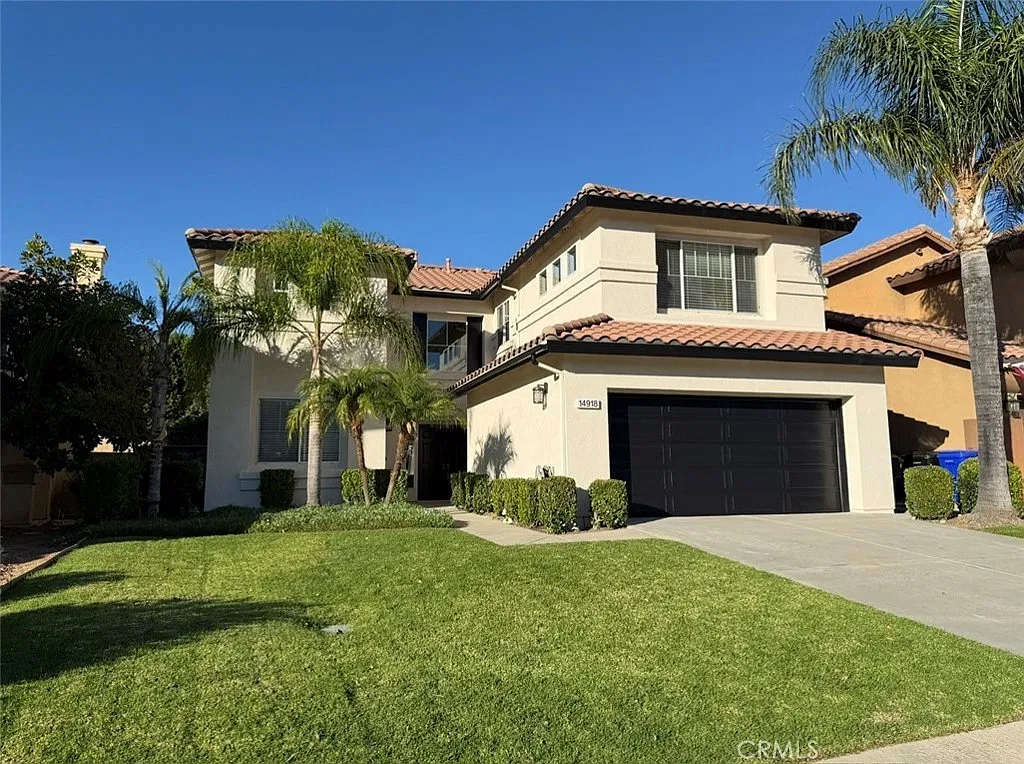 3 bed, 2.5 bath, 2745 sqft, $3,600 — Photo 2