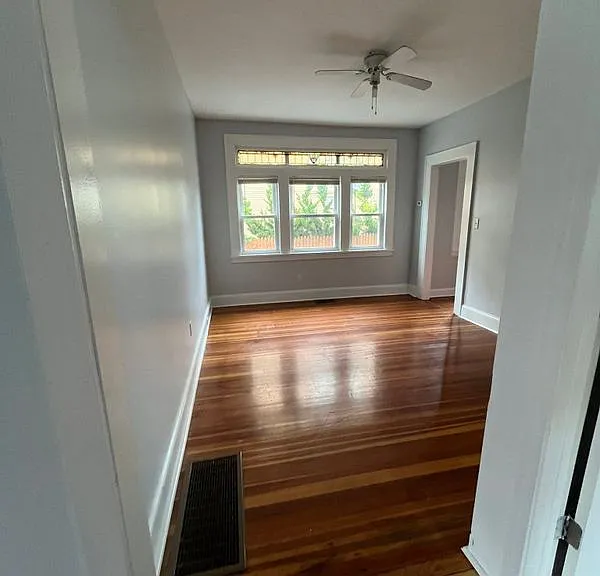 415 Willow St — Photo 9