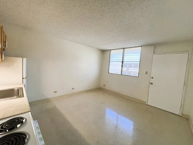 2122 Lime St #304 — Photo 5